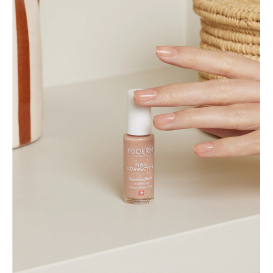 Showing image PODERM® Corrective nail polish with keratin, 8 ml Product image PODERM® Corrective nail polish with keratin, 8 ml